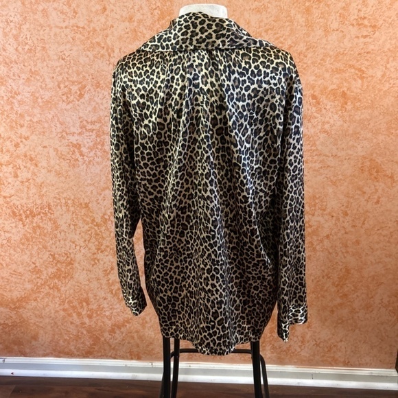 VICTORIA'S SECRET Animal Print Leopard Sleepwear Pajama Top size Medium - Picture 2 of 7
